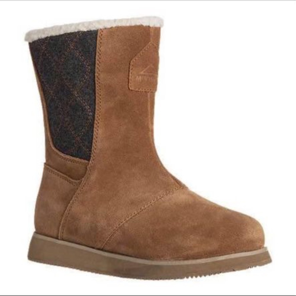 BRAND NEW women mckinley kimberly ll winter boots size US 7 (right boot - scuffs